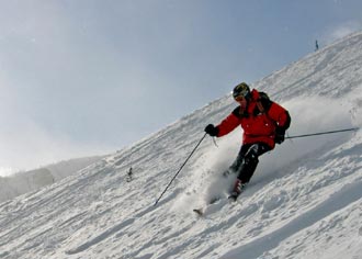 Man skiing
